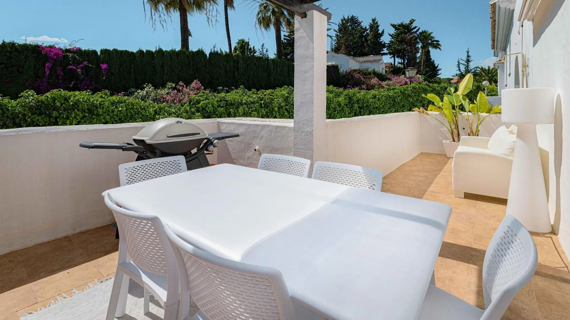 Ivy Residence 3 Modern Bbq Gated Pool Marbella Apartment